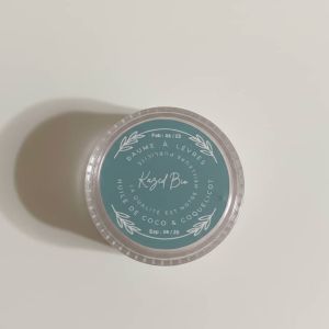 بلسم ترطيب و توريد الشفاه