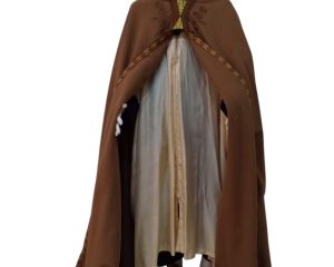 الألبسة التقليدية كالبرنوس والقشابية والقميص بأنواعه