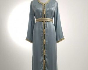 Caftan algérien traditionnel