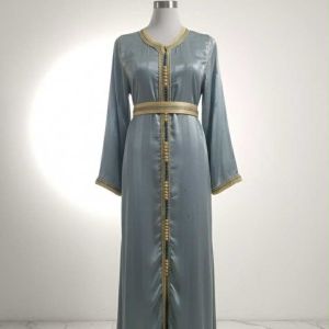 Caftan algérien traditionnel