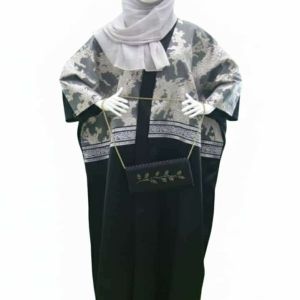 عبــاية سوداء