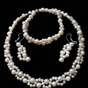 طاقم من الجوهر