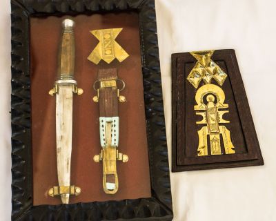 Petit coffret élégant traditionnel