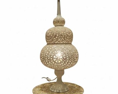 أواني فخارية مزخرفة للتزيين