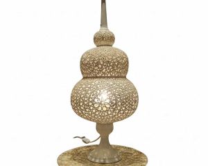 أواني فخارية مزخرفة للتزيين