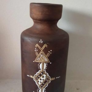 مزهرية من الطين الطبيعي
