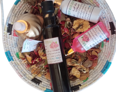 l’eau de rose distillée